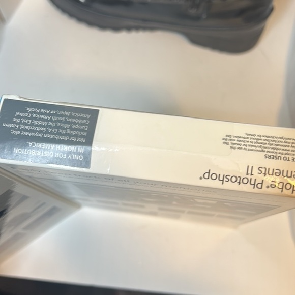 Adobe Photoshop 11 New Windows Mac Sealed - Picture 4 of 5